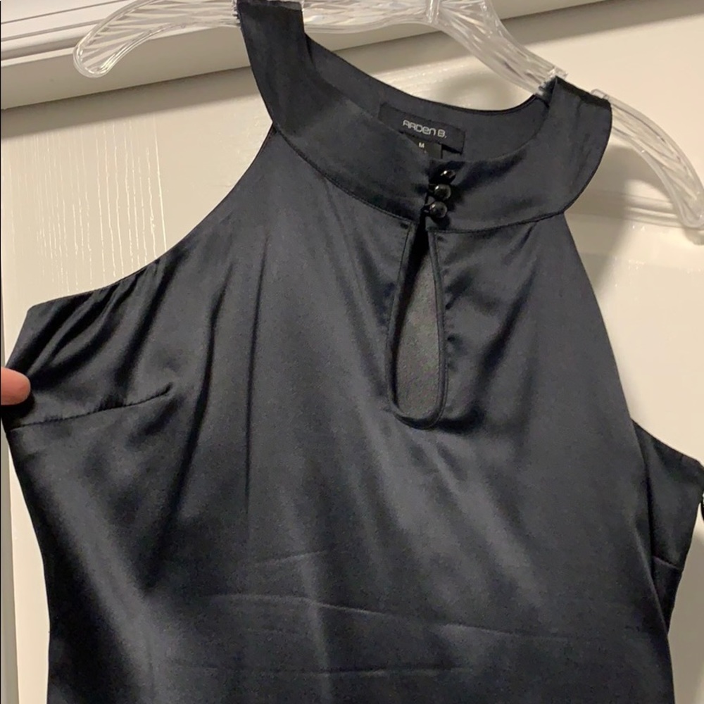 Black top - Picture 2 of 3